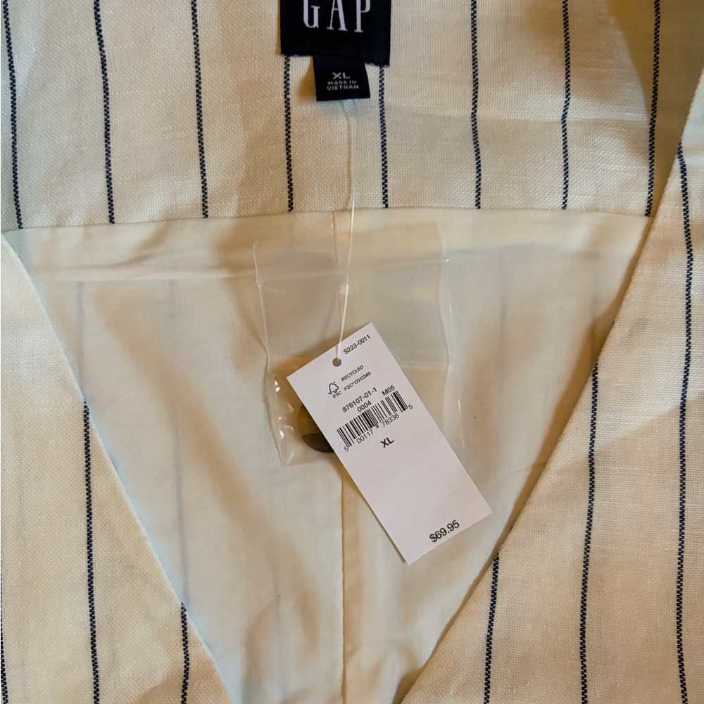 GAP Cream and Black Striped Vest - Picture 2 of 6